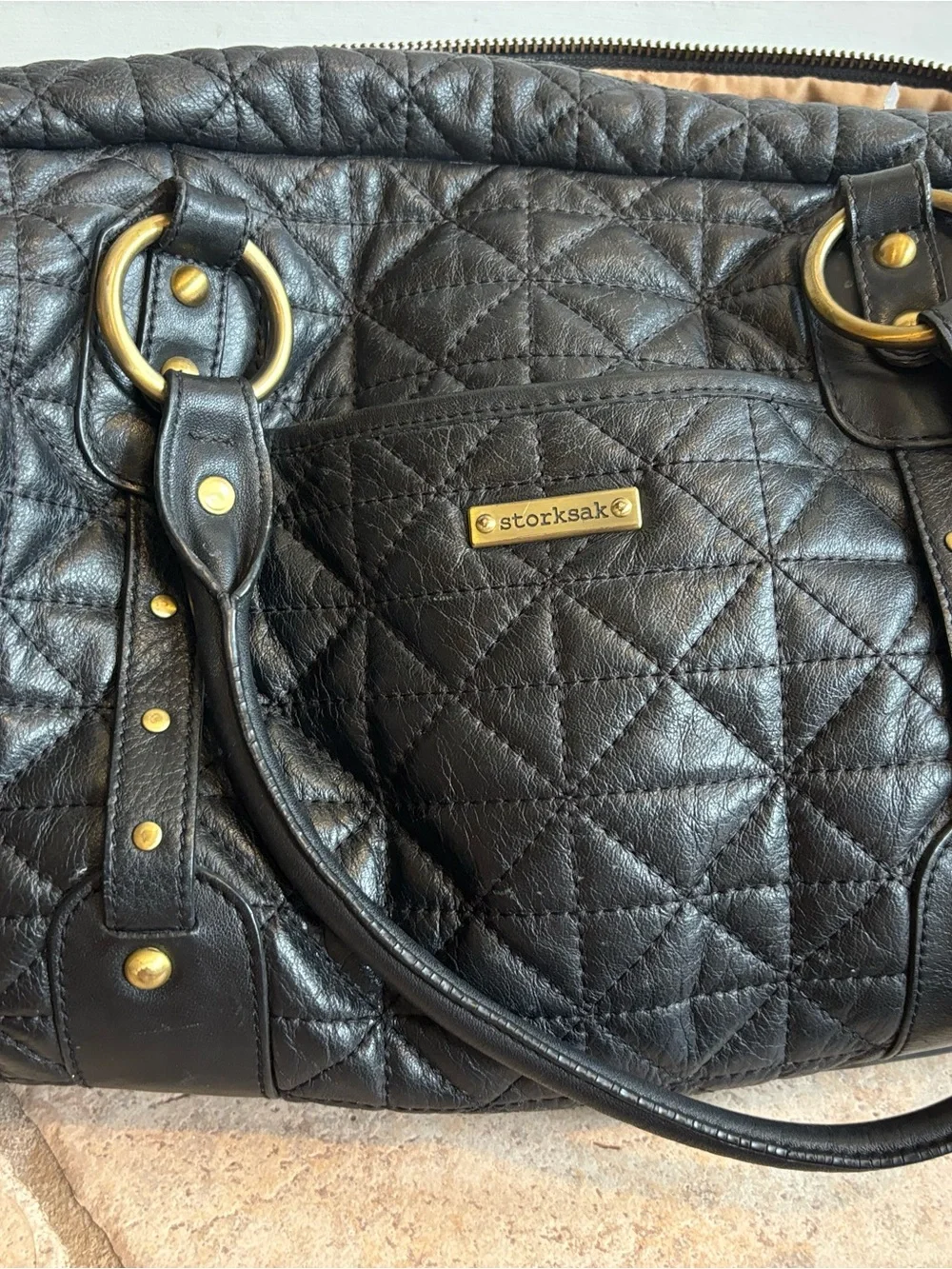 Storksak Elizabeth Black Quilted Leather Diaper Bag Beige Accessories Mat